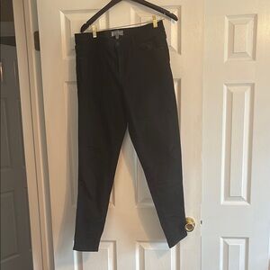 Woman’s Black Jeans